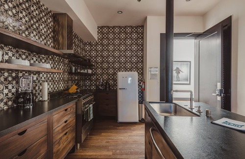 Downtown Apartamento | SLO Brew Lofts Suite de 2 dormitorios - Se admiten mascotas con todas las comodidades del hogar.