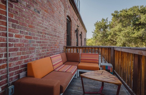 Downtown Apartamento | SLO Brew Lofts - Voyager with Rooftop Deck3 Bedroom