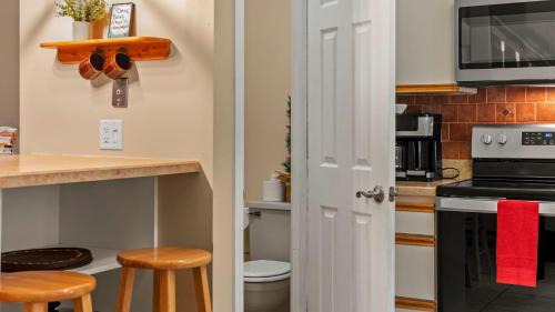 Village at Camelback Casa | Slope Lodge Prime Skiing Location Indoor Pool Hot Tub Sauna Private Deck