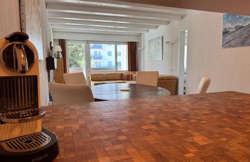 Laax Apartamento | Slope-Side Mountain Apt Sleeps 4