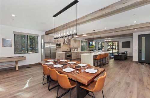Summit Estates Casa | Slope Views, Game Room's, EV Charger's, and More!