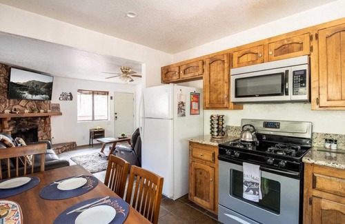 Summit Estates Apartamento | Slopeside Cabin D - Walk to Slopes | Free Parking, Eagles Chalet Snow Summit