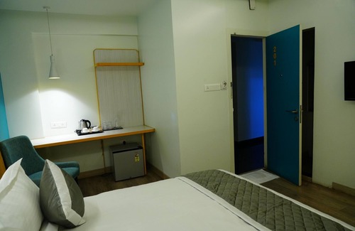 Brookefield Hotel | SLR Residency