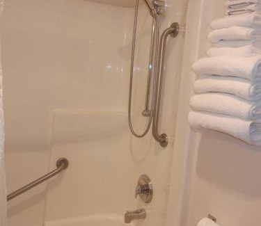 Okanagan-Similkameen Cabina | SlumberLodge Hotel