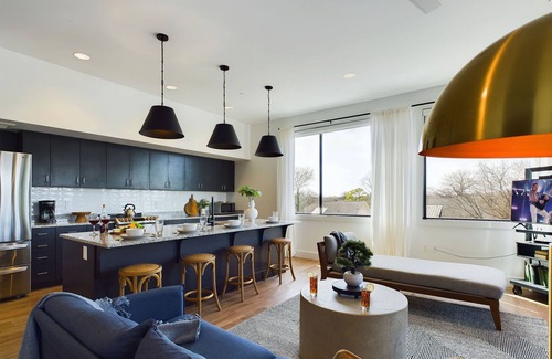 Berry Hill Casa | Sly Fox-Private Balcony-12 South