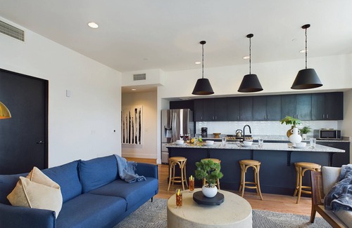 Berry Hill Casa | Sly Fox-Private Balcony-12 South