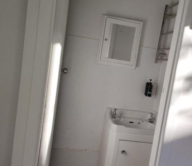Epsom Casa | Small 2-bedroom flat at Rangiatea Road, Epsom, Auckland