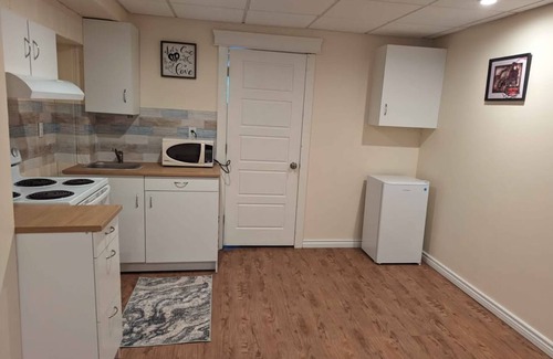 Regina Casa | Small and cozy basement suite