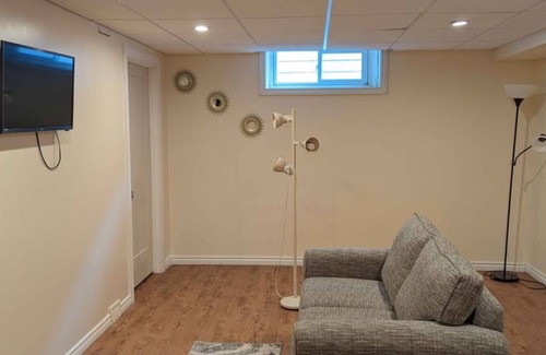 Regina Casa | Small and cozy basement suite