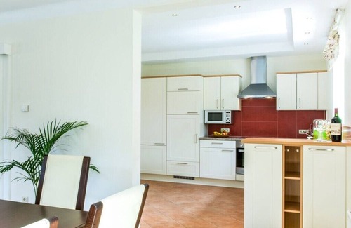 Poertschach am Woerthersee Casa | Pequeña villa con jardín