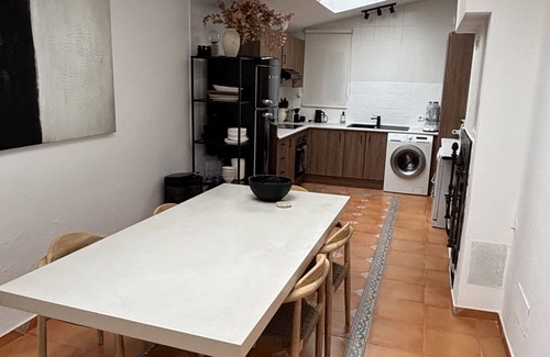 Urbanizacion Costabella Chalet De Esquí | Pequeña casa junto a la playa en Costabella, Marbella