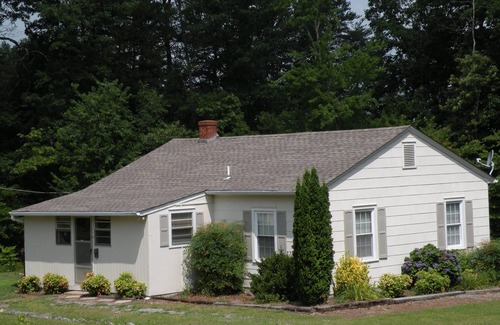 Connellys Springs Cabaña | Small Cottage Nestled in the Foothills of North Carolina