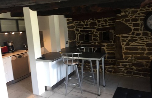 Plumelec Casa | Pequeña casa de campo en piedra en el campo 250 € la semana.