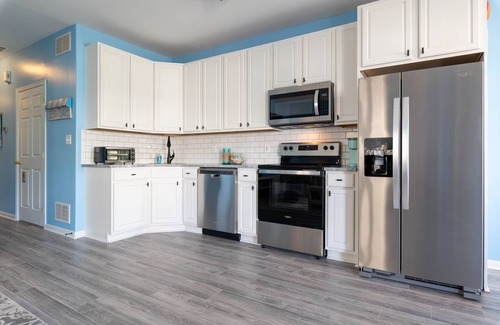 Cape May - Wildwood Condominio | Se admiten perros pequeños: Bloque de playa: terraza en la azotea y balcón privado. Apenas Reducido!