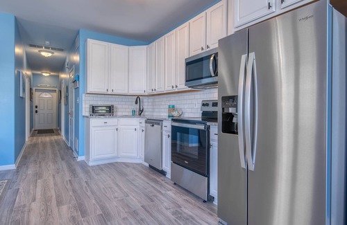 Cape May - Wildwood Condominio | Se admiten perros pequeños: Bloque de playa: terraza en la azotea y balcón privado. Apenas Reducido!