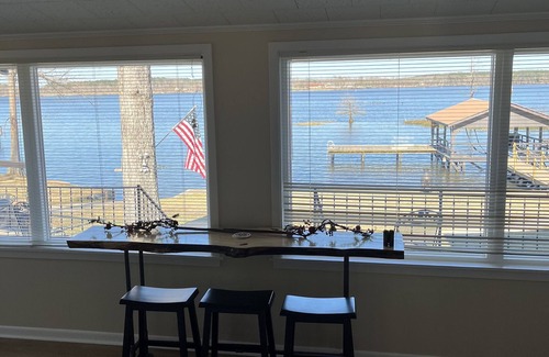 Farmerville Casa | Small Families and Fishermen welcome! Boat ramp/fire pit/kayaks.