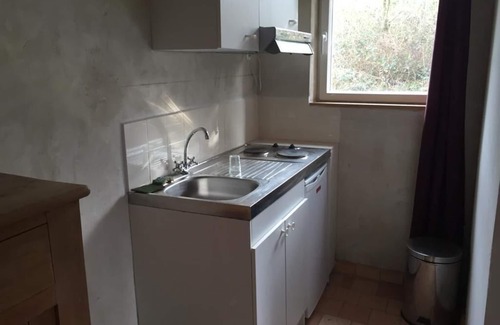 Chammes Casa | Small stone house near a pond