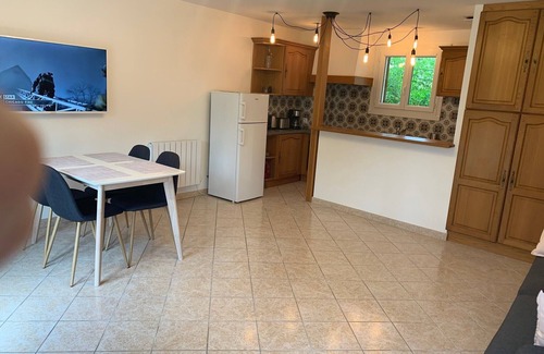 Vaulnaveys-le-Haut Condominio | T3 amueblado - baños de tratamiento de spa