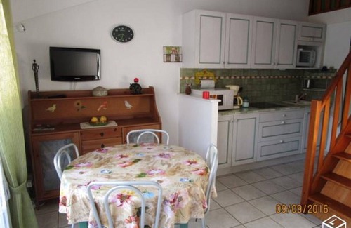 Saint-Martin-d'Ardeche Cabaña | Pequeña casa en una residencia con piscina