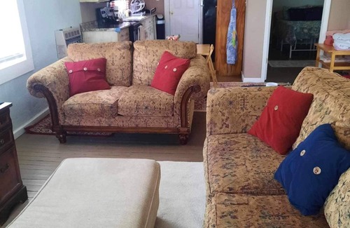 Gruetli Laager Casa | Small home tucked away in Grundy County. Several state parks nearby.