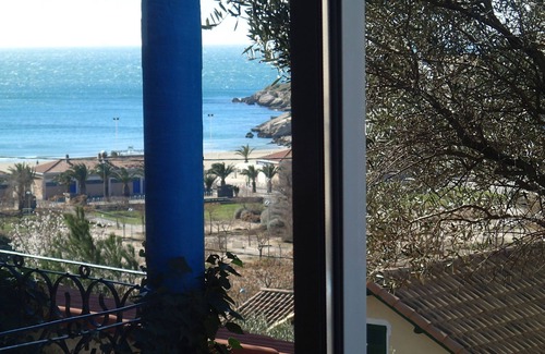 La Couronne Casa | Casa pequeña vista y mar, ideal para una familia. Ranking de 2 estrellas