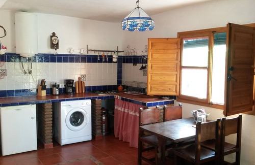 Velez-Malaga Casa | Pequeña casa con piscina en el olivar con vistas al mar