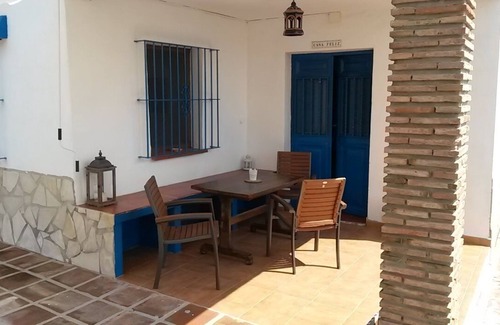 Velez-Malaga Casa | Pequeña casa con piscina en el olivar con vistas al mar