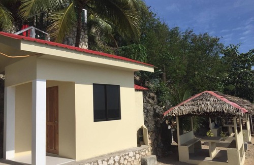 Catmon Complejo | Small Houses in a Private Beach