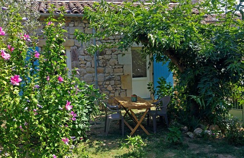 Chambonas Casa | Small mazet nestled at the foot of the château