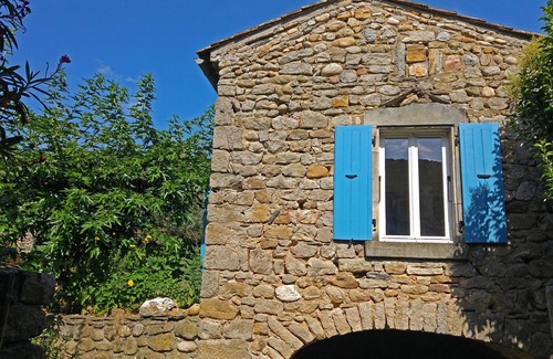 Chambonas Casa | Small mazet nestled at the foot of the château