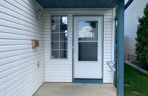 Southeast Calgary Casa | Small Private Basement Suite with own bathroom and share Laundry