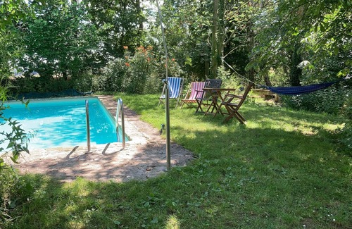 Vöhl-Herzhausen Condominio | Small romantic apartment with sauna, garden, pool