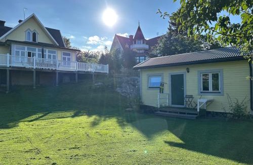 Saltsjobaden Apartamento | Small Seaside Cottage