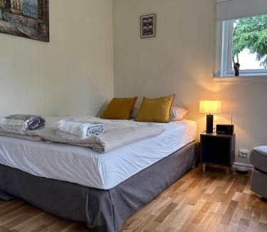Saltsjobaden Apartamento | Small Seaside Cottage