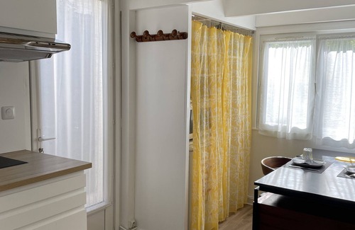 La Rochelle Casa | SMALL STUDIO ON GARDEN - CITY CENTER - FREE PARKING - BICYCLE SHELTER