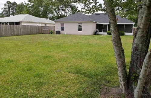 MacClenny Casa | Small Town Living; Dining, Shopping, Kayaking, Rivers, Lakes, Nursing Home