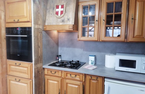 Essert-Romand Casa | Small typical house 5 min from Morzine 2 bedrooms 1 double bed and 2 single beds/4 pers.