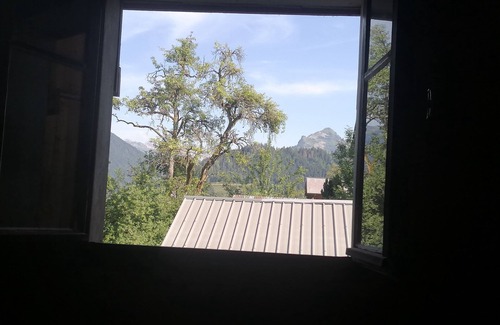 Essert-Romand Casa | Small typical house 5 min from Morzine 2 bedrooms 1 double bed and 2 single beds/4 pers.