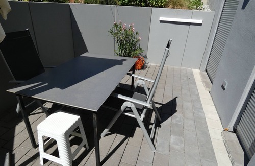 Urloffen Apartamento | Small vacation apartment with terrace and separate entrance