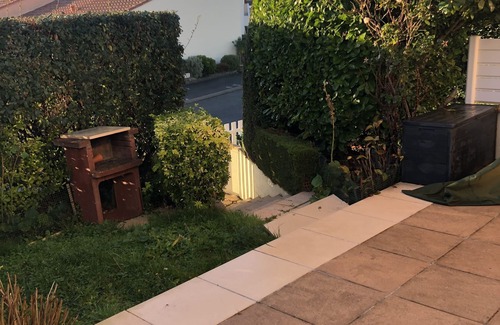 La Bernerie-en-Retz Casa | Small villa 2mn from the sea, fishing, (swimming pool )and family fun
