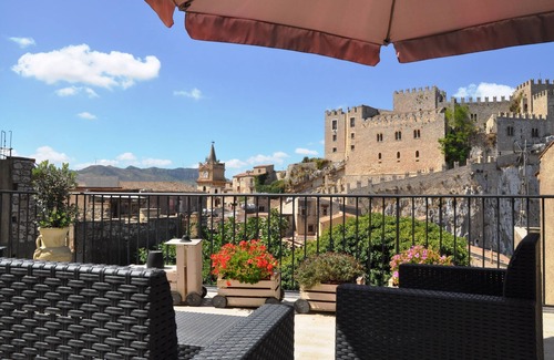 Caccamo Villa | Small villa in the historic center