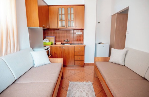Gjirokaster Apartamento | Small warm and clean apartment for family or social group with a fantastic view