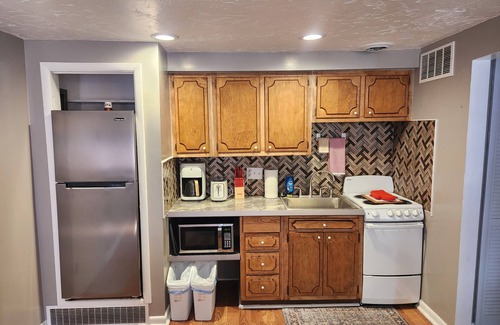 Mason City Apartamento | Small Welcoming Pet Friendly 1 bedroom Apartment