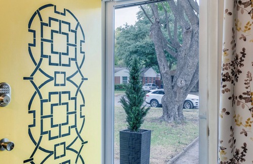 Dallas Casa | Smart & Functional XL Studio Perfect 4 Singles Just 20 Mins from Downtown Dallas