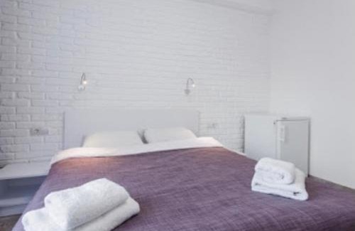 Holosiivskyj Hotel | Smart Hotel Rooms near metro 24/7