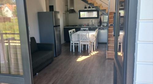 Ureki Apartamento | Smart House Twins Kaprovani 100m to beach