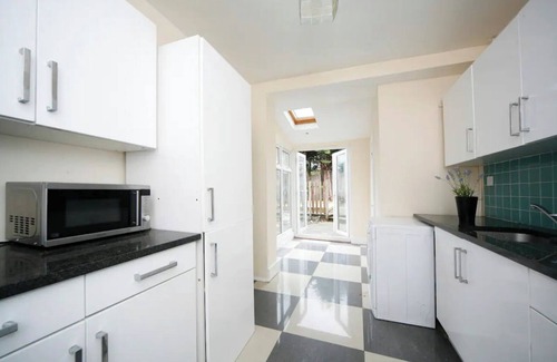 Leyton Cama Y Desayuno | Smart King Size Double Room For 4 Guests