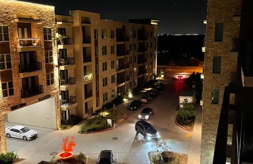 Addison Apartamento | Smart Luxury 2BD 2BTH Apt with pool view, Gym, office and bbq area