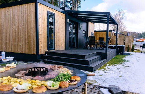 Wackersdorf Casa | Smart mobile home on the lake with whirlpool (WA102)