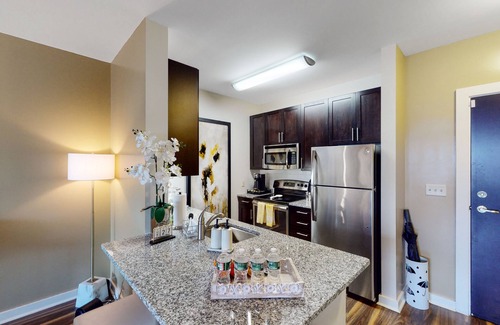 Malden Apartamento | ♥Smart TV♥Pool♥Full Kitchen♥20min→Airport♥King